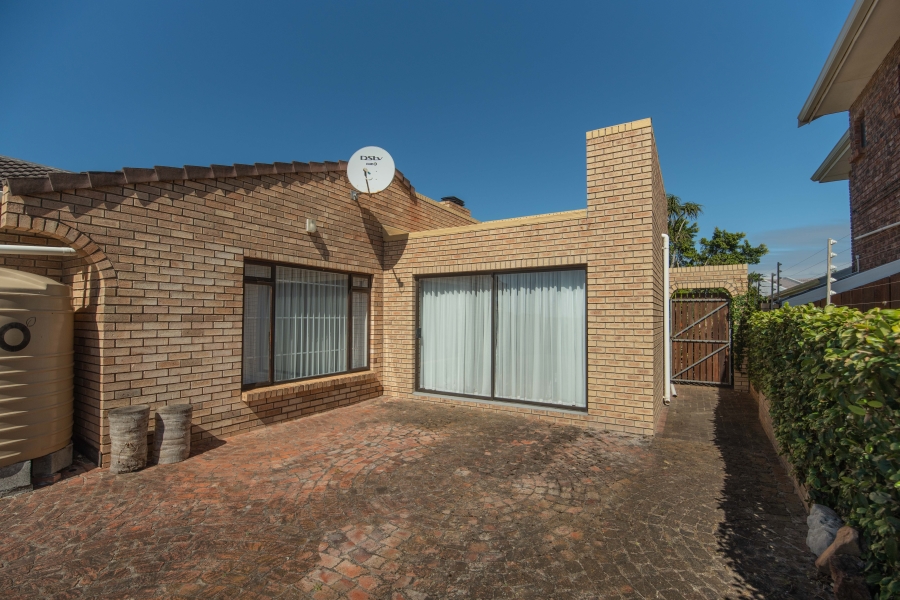 3 Bedroom Property for Sale in Summerstrand Eastern Cape